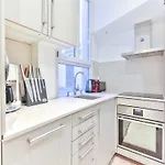 Bright, Modern Apartment- 14 Arrd- Mobility Lease